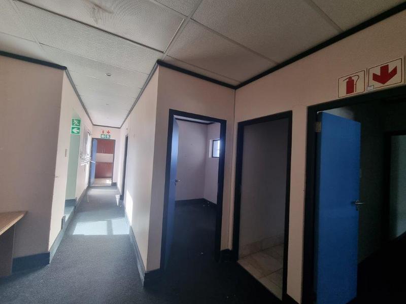 To Let commercial Property for Rent in Mount Croix Eastern Cape